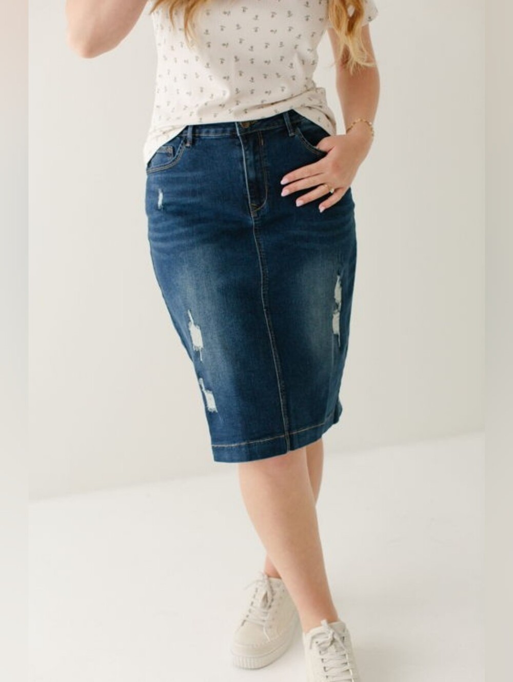Indie' Distressed Denim Skirt (excellent)